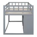 Letto a soppalco basso con scrivania a rotelle e mensole portaoggetti, letto a soppalco singolo in legno con 2 cassetti e lavagna per bambini