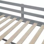 Letto a soppalco basso con scrivania a rotelle e mensole portaoggetti, letto a soppalco singolo in legno con 2 cassetti e lavagna per bambini
