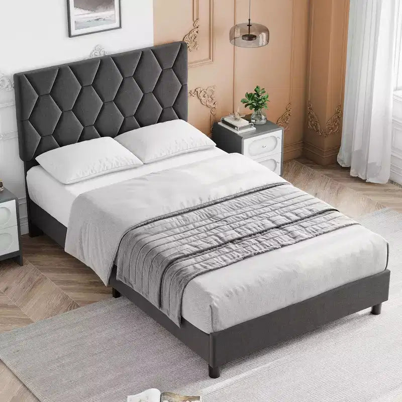 Struttura letto moderna imbottita con testiera regolabile, piattaforma resistente, supporto robusto con doghe in legno, silenziosa, non necessita di rete a molle.