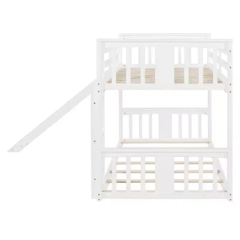Letto a castello basso in legno gemello su gemello con scivolo reversibile