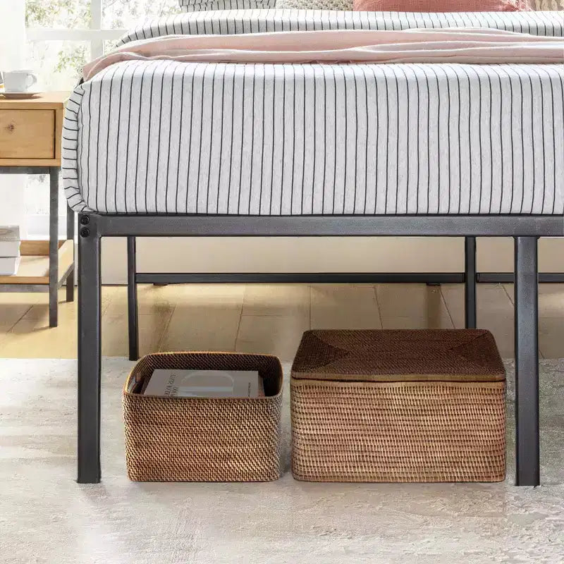 Telaio letto a piattaforma in metallo classico da 18 pollici nero